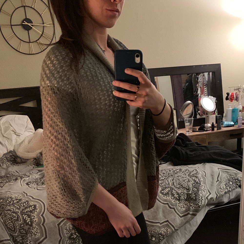 Francesca’s Cardi - Picture 3 of 3